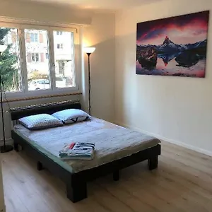  Quarto em Acomodações Particulares Cheap And Kitchen Suíça